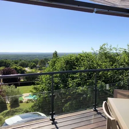 Villa De 4 Chambres A Montjoire Avec Magnifique Vue Sur La Montagne Piscine Privee Jardin Amenage Villa